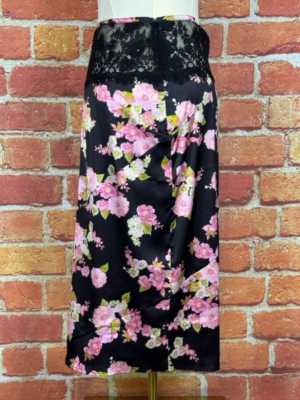 For Love & Lemons Floral Black and Pink Women's Skirt Size Medium - Picture 4 of 15